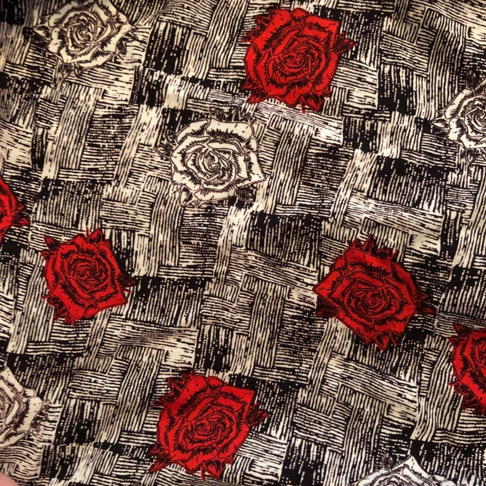 Black & Red Rose Large Lularoe Michael